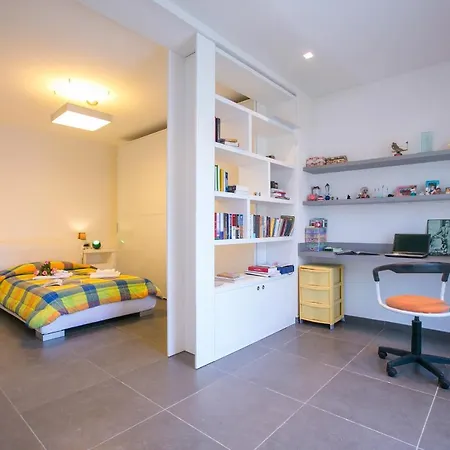 Sleeps 6 Air Con *