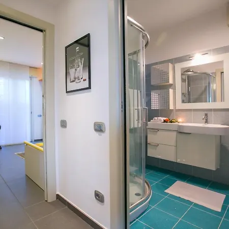 Sleeps 6 Air Con * בלביו