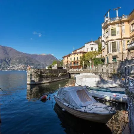 Sleeps 6 Air Con